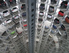 Lenkai ieško automatizuotų parkavimo sistemų
